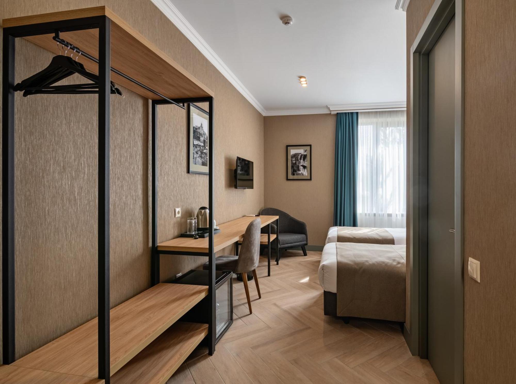 Hotel Old Wall Тбилиси Екстериор снимка