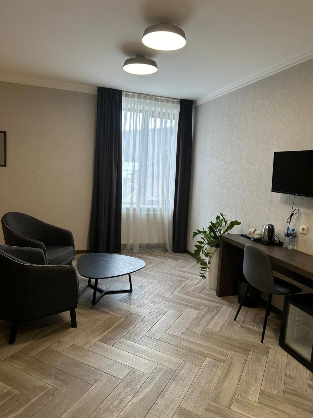 Hotel Old Wall Тбилиси Екстериор снимка